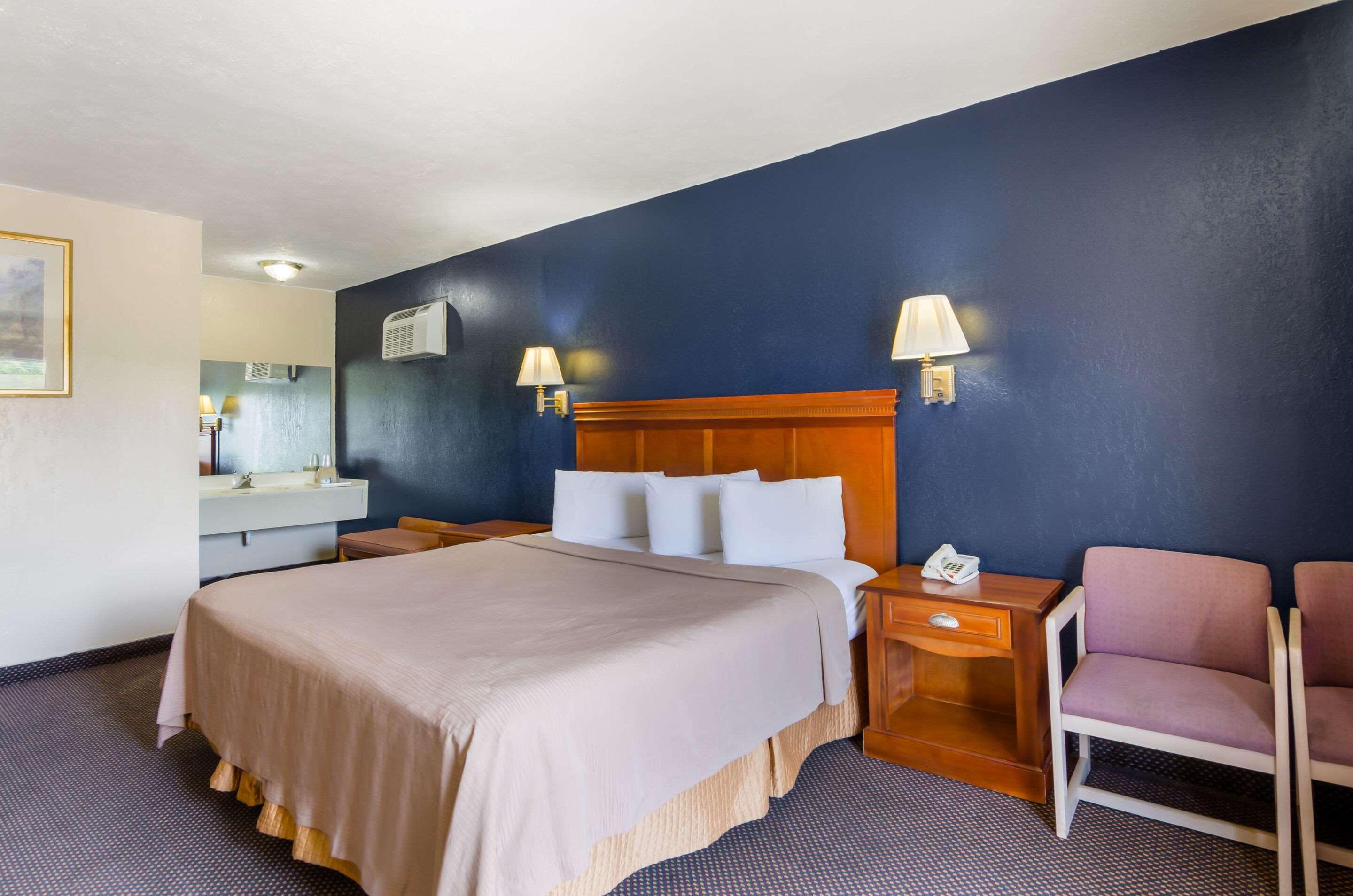 Rodeway Inn Church Hill - Tri Cities Area المظهر الخارجي الصورة